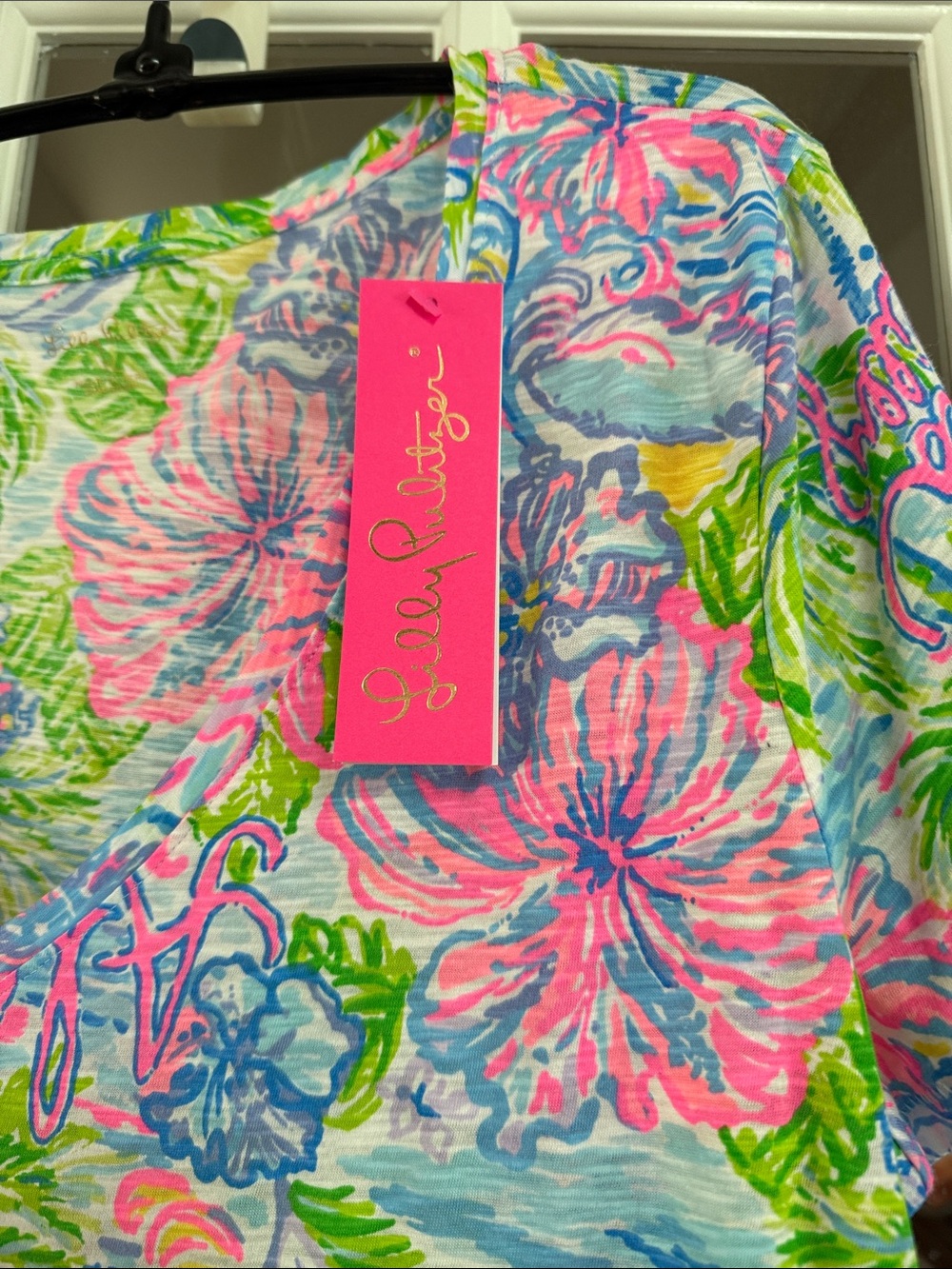 Lilly Pulitzer Pink & Blue Tropical Floral Aloha pattern V-Neck Top - Picture 2 of 4